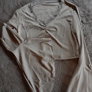 ROMWE Cropped Bell Sleeve Top